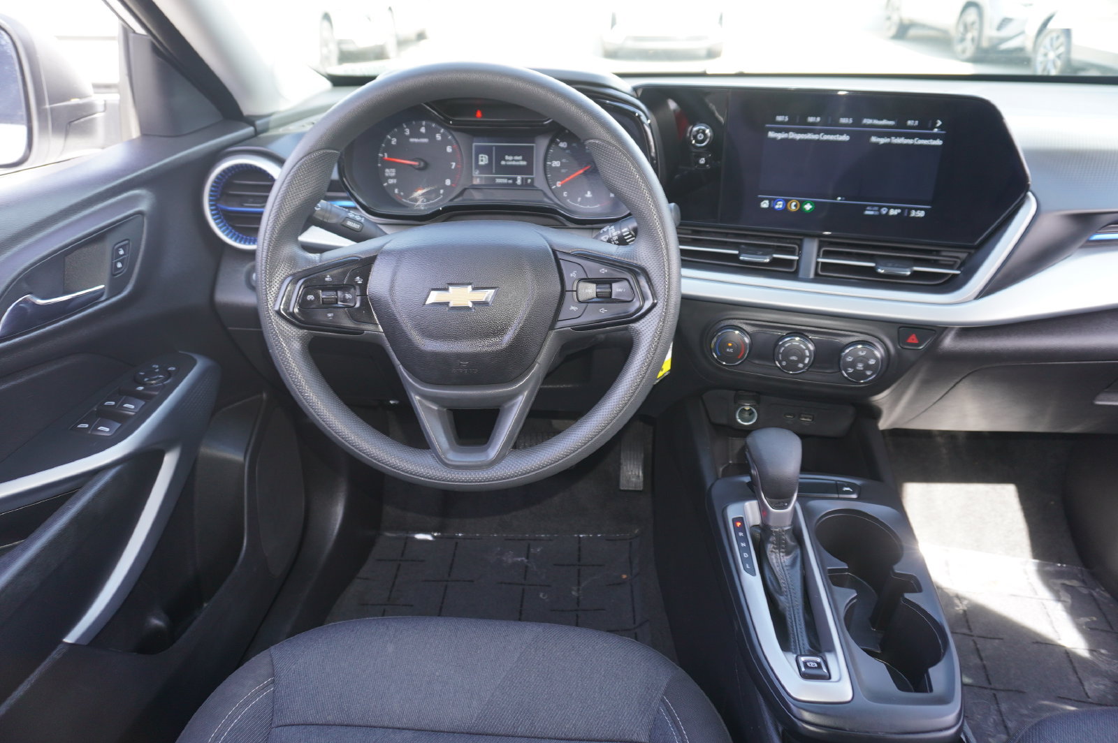 Used 2025 Chevrolet Trax LS FWD image 11