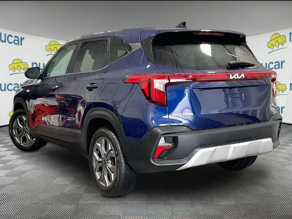 Used 2025 Kia Seltos LX AWD/4WD image 4