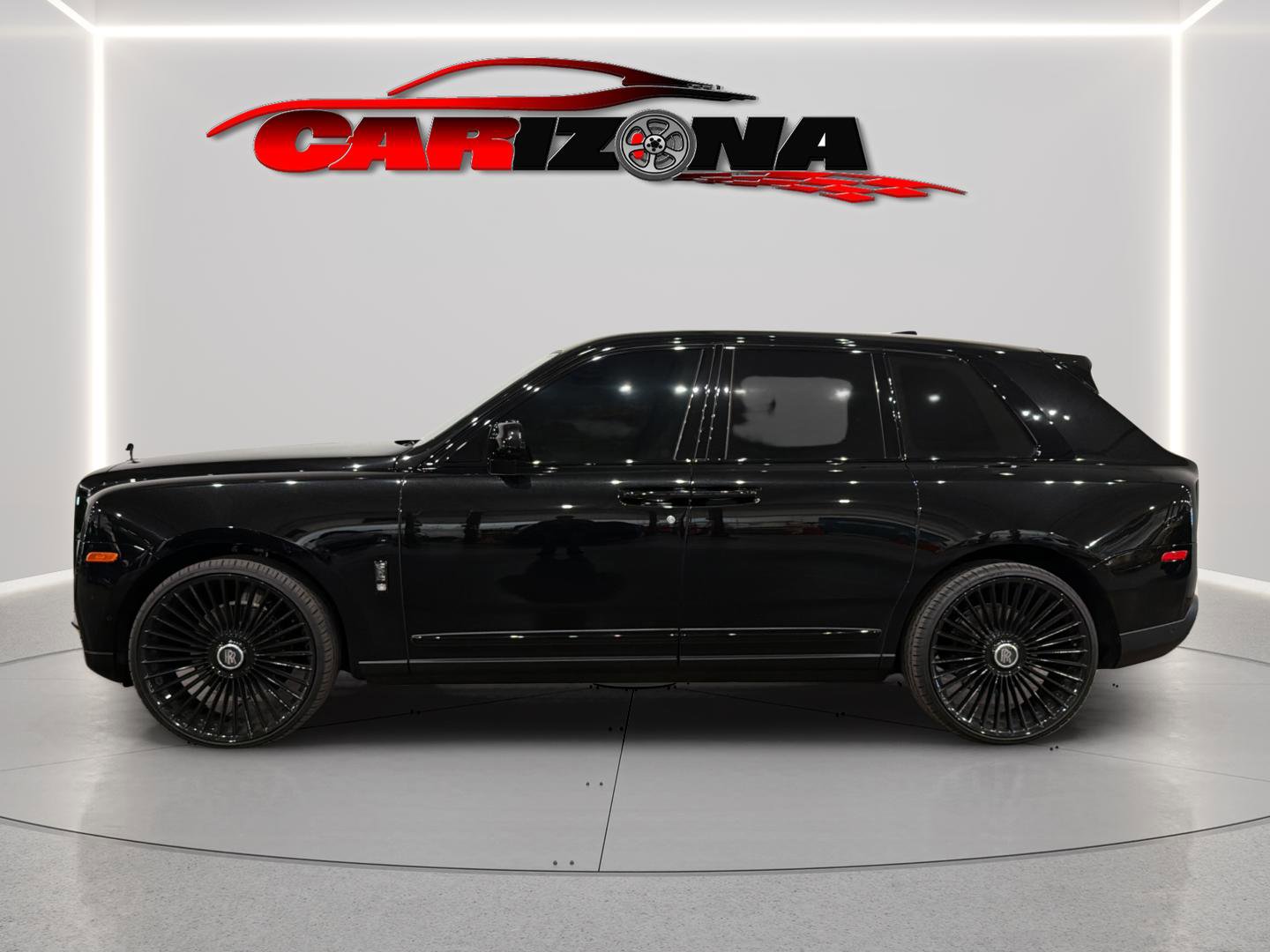 Used 2022 Rolls-Royce Cullinan Black Badge w/ Dark Exterior Package image 10