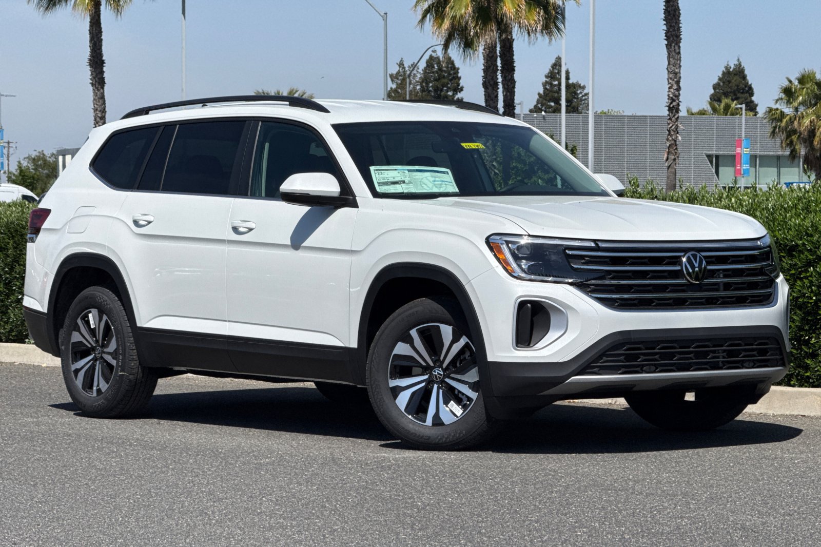 New 2026 Volkswagen Atlas SE FWD image 2