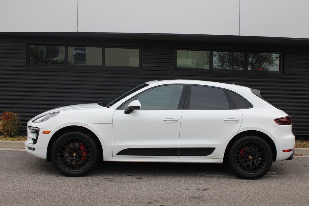Certified 2017 Porsche Macan GTS image 2