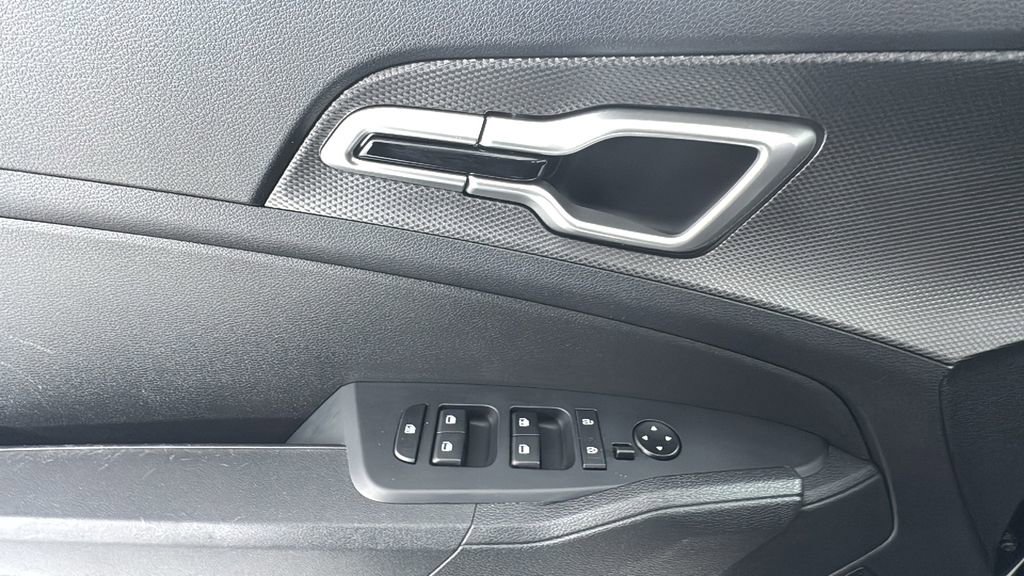Used 2023 Kia Sportage LX image 19