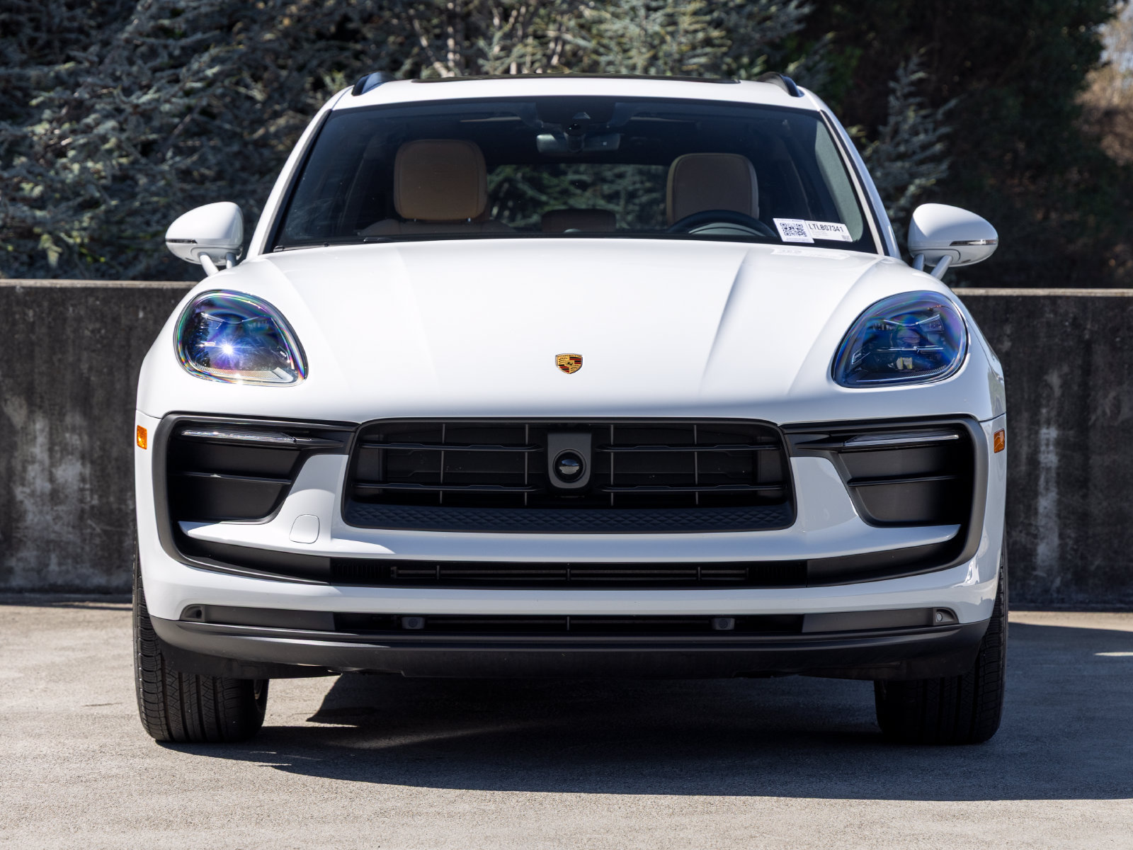 Certified 2026 Porsche Macan AWD/4WD image 8