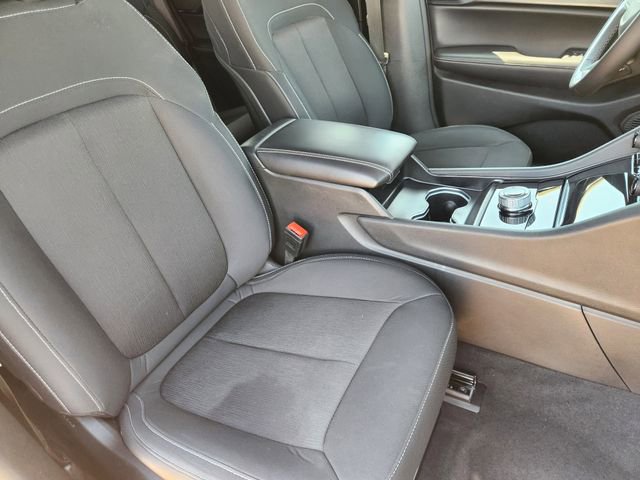 Used 2024 Jeep Grand Cherokee L Laredo RWD image 10