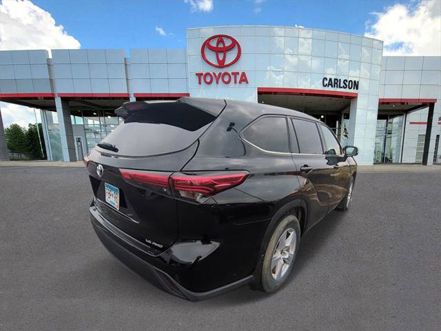 Used 2020 Toyota Highlander LE image 5