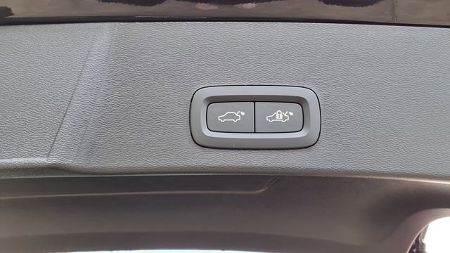 New 2026 Volvo XC40 B5 Plus w/ Protection Package Premier image 10