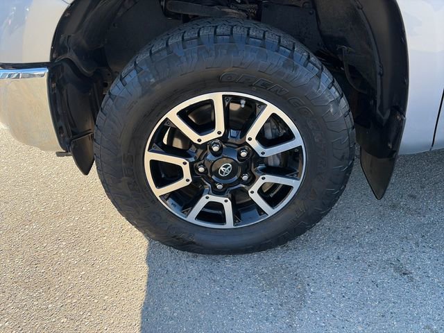 Used 2017 Toyota Tundra SR5 w/ TRD Off Road Package AWD/4WD image 13