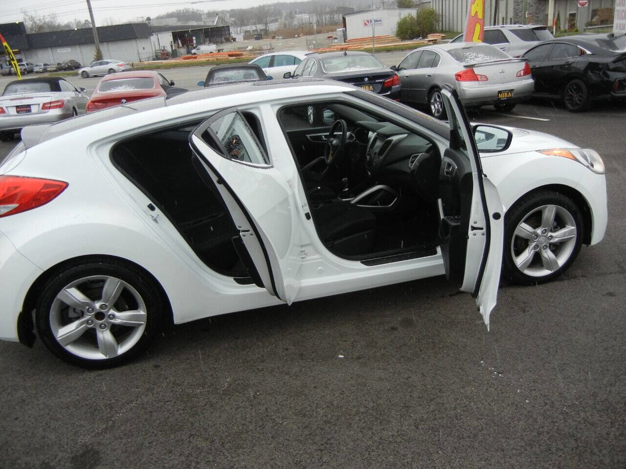 Used 2013 Hyundai Veloster image 21