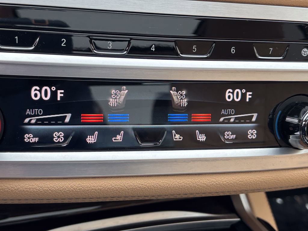 Certified 2022 BMW 750i xDrive w/ Executive Package image 26