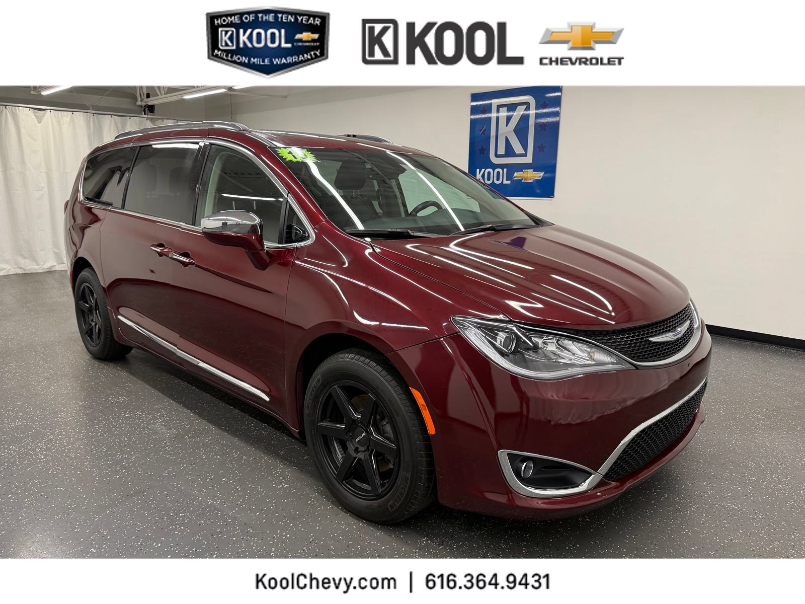 Used 2019 Chrysler Pacifica Limited w/ Tire & Wheel Group