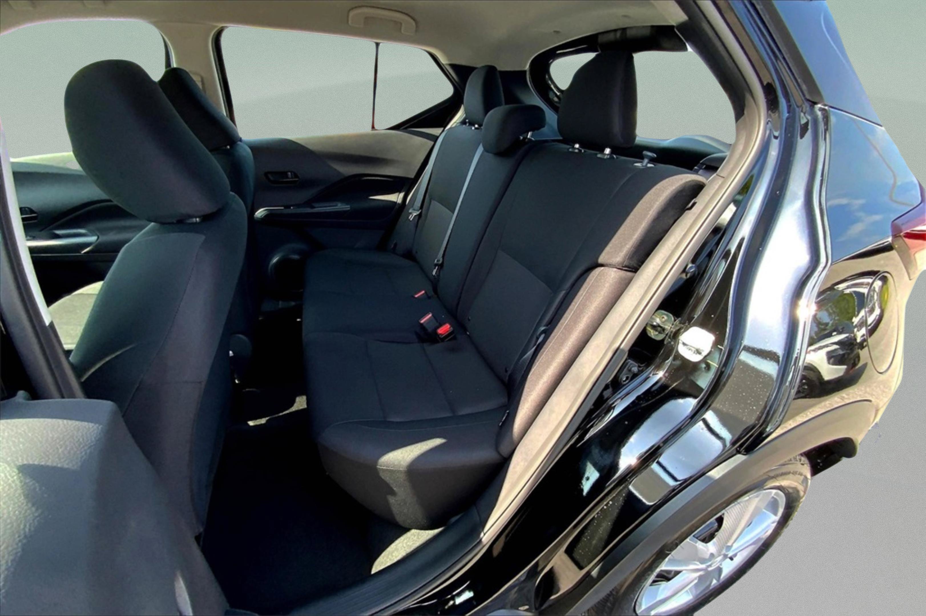New 2025 Nissan Kicks Play S FWD image 11