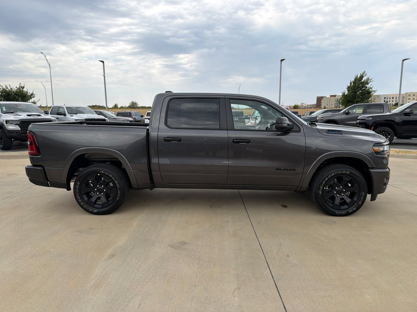 New 2027 RAM 1500 4x4 Crew Cab image 6
