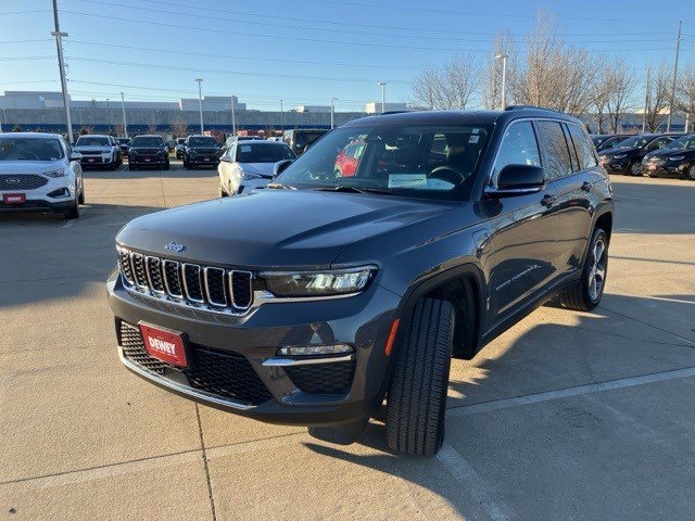 Used 2022 Jeep Grand Cherokee Limited 4xe image 3