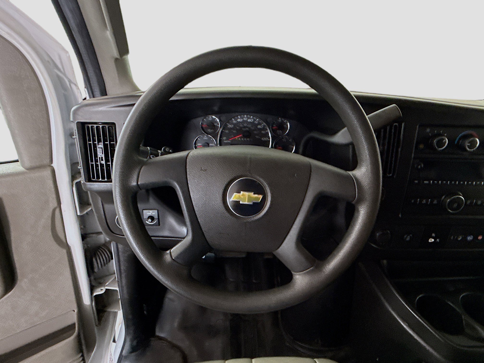 Used 2022 Chevrolet Express 2500 image 13