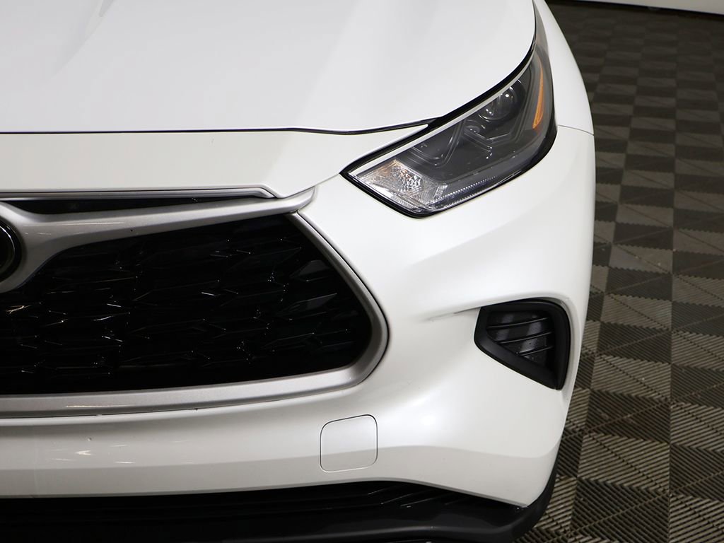 Used 2023 Toyota Highlander L AWD/4WD image 11