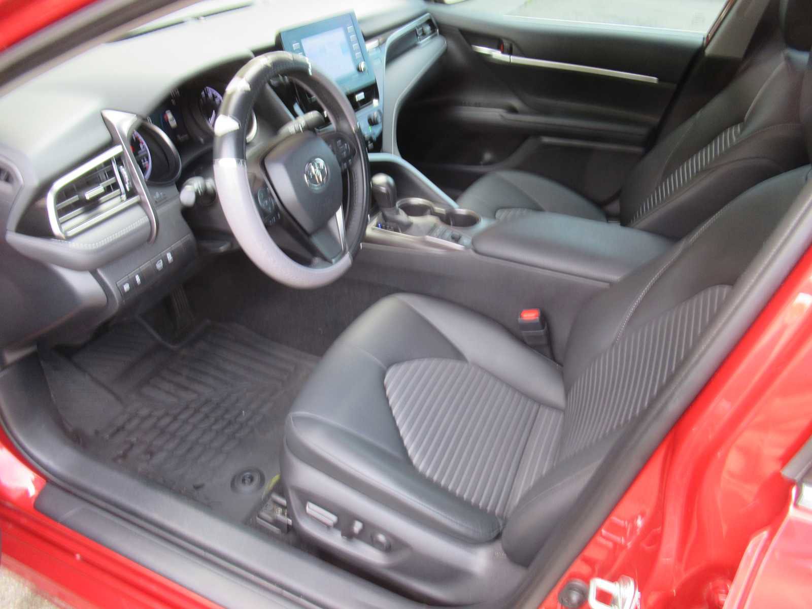 Used 2022 Toyota Camry SE image 20