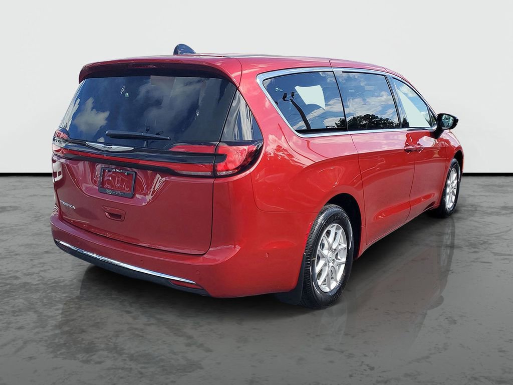 New 2025 Chrysler Pacifica Select FWD image 2