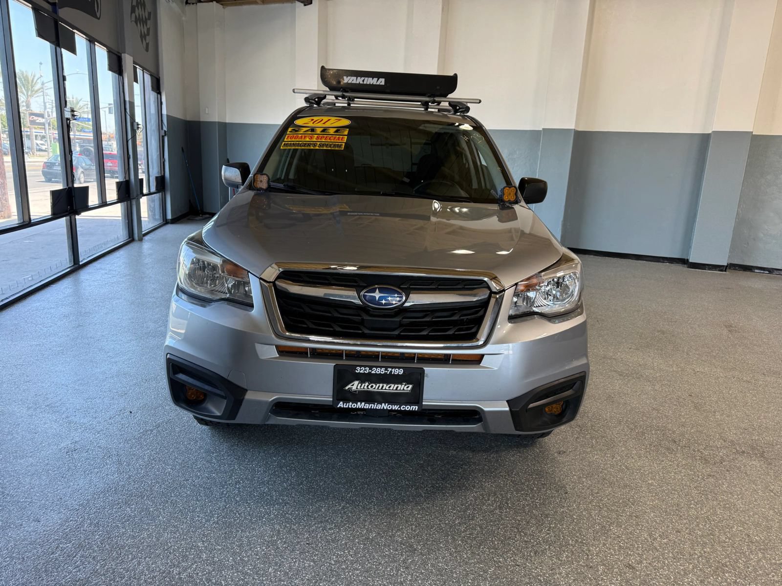 Used 2017 Subaru Forester 2.5i AWD/4WD image 2