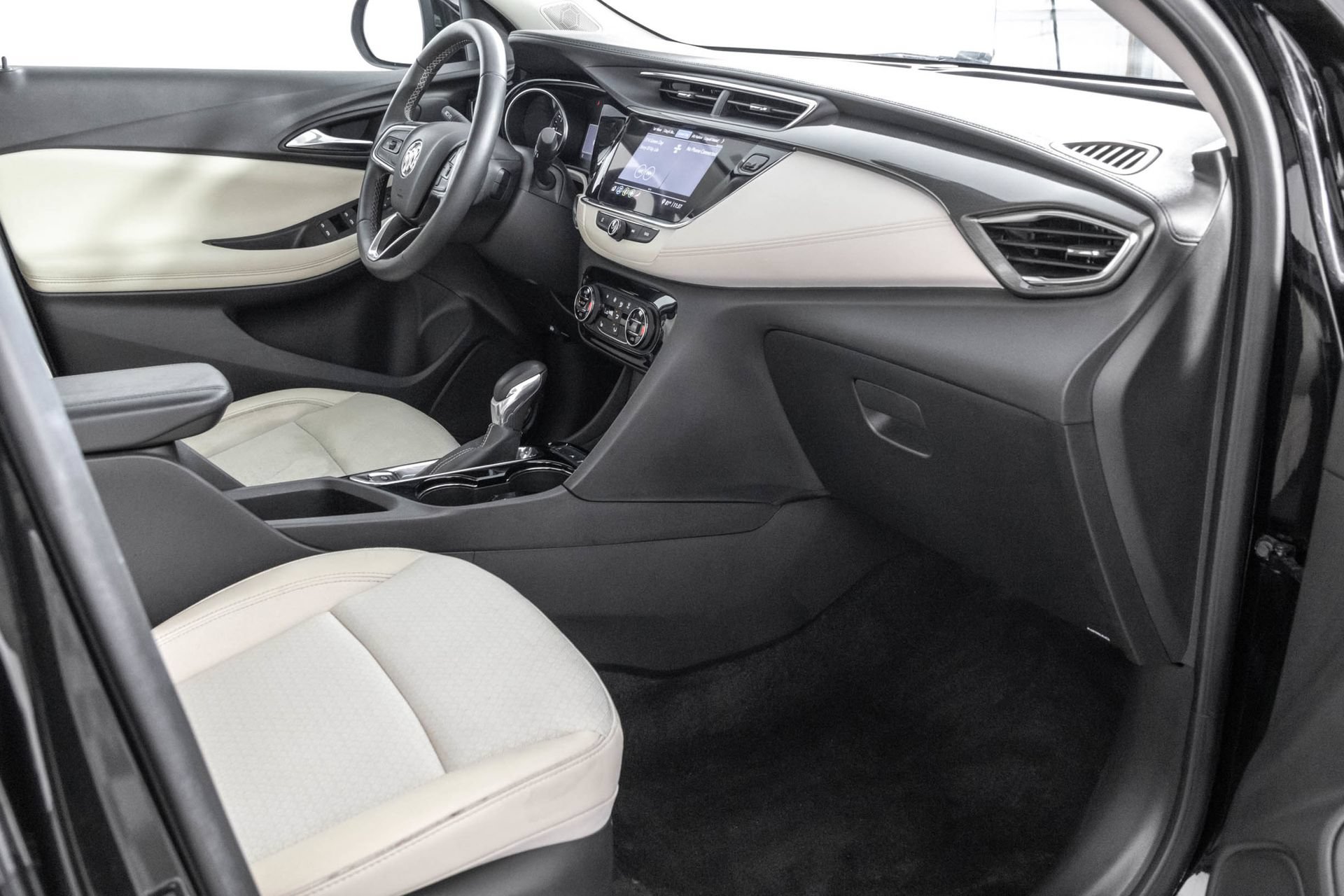 Used 2023 Buick Encore GX Select FWD image 37