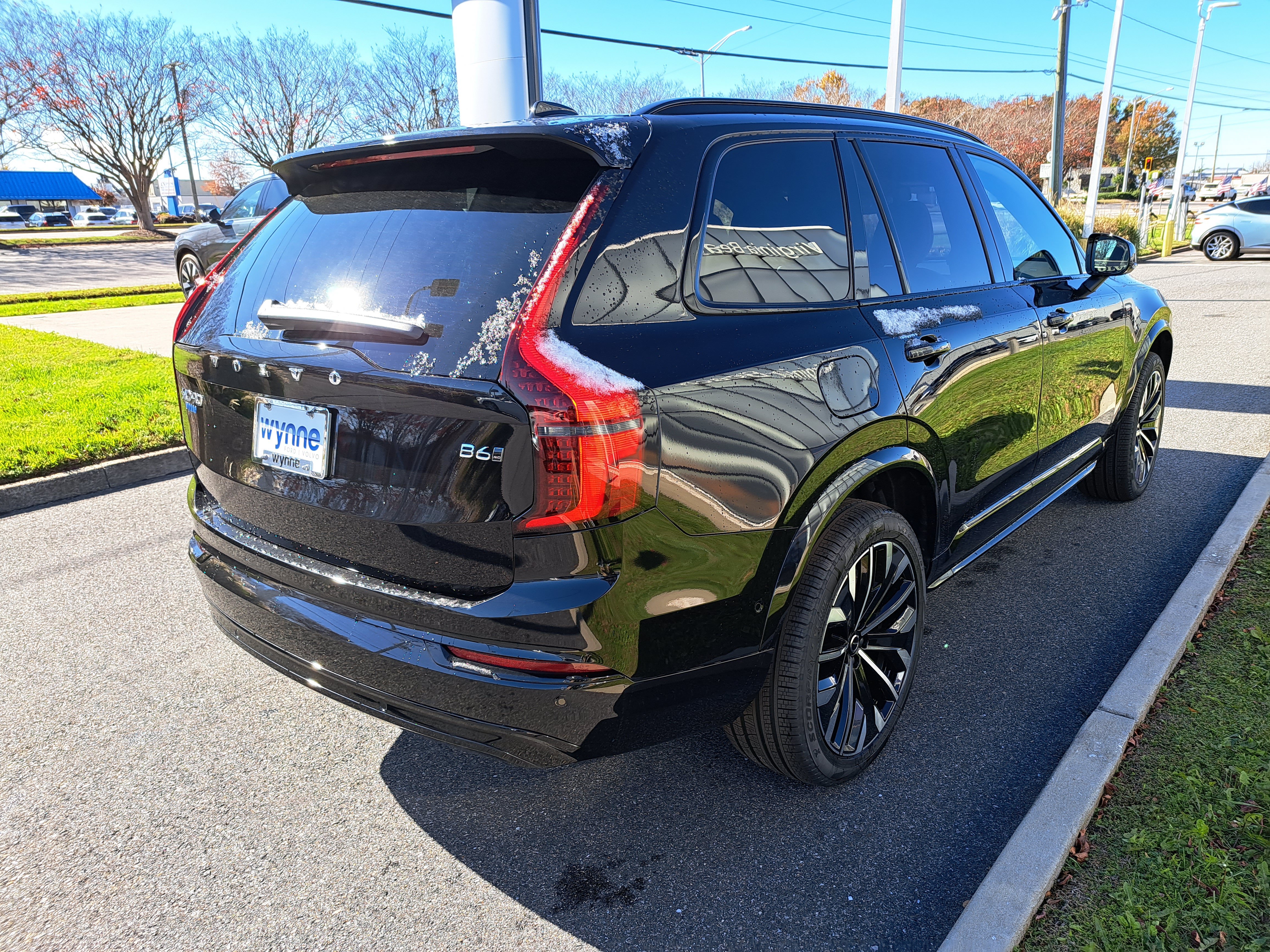 New 2026 Volvo XC90 B6 Ultra w/ Lounge Package AWD/4WD image 3