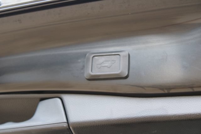 Used 2021 Toyota RAV4 SE w/ Weather & Moonroof Package AWD/4WD image 41