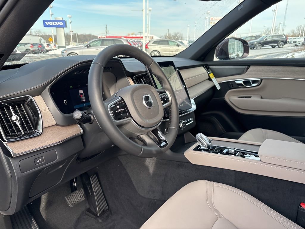 New 2026 Volvo XC90 B6 Plus w/ Protection Package Premier AWD/4WD image 18