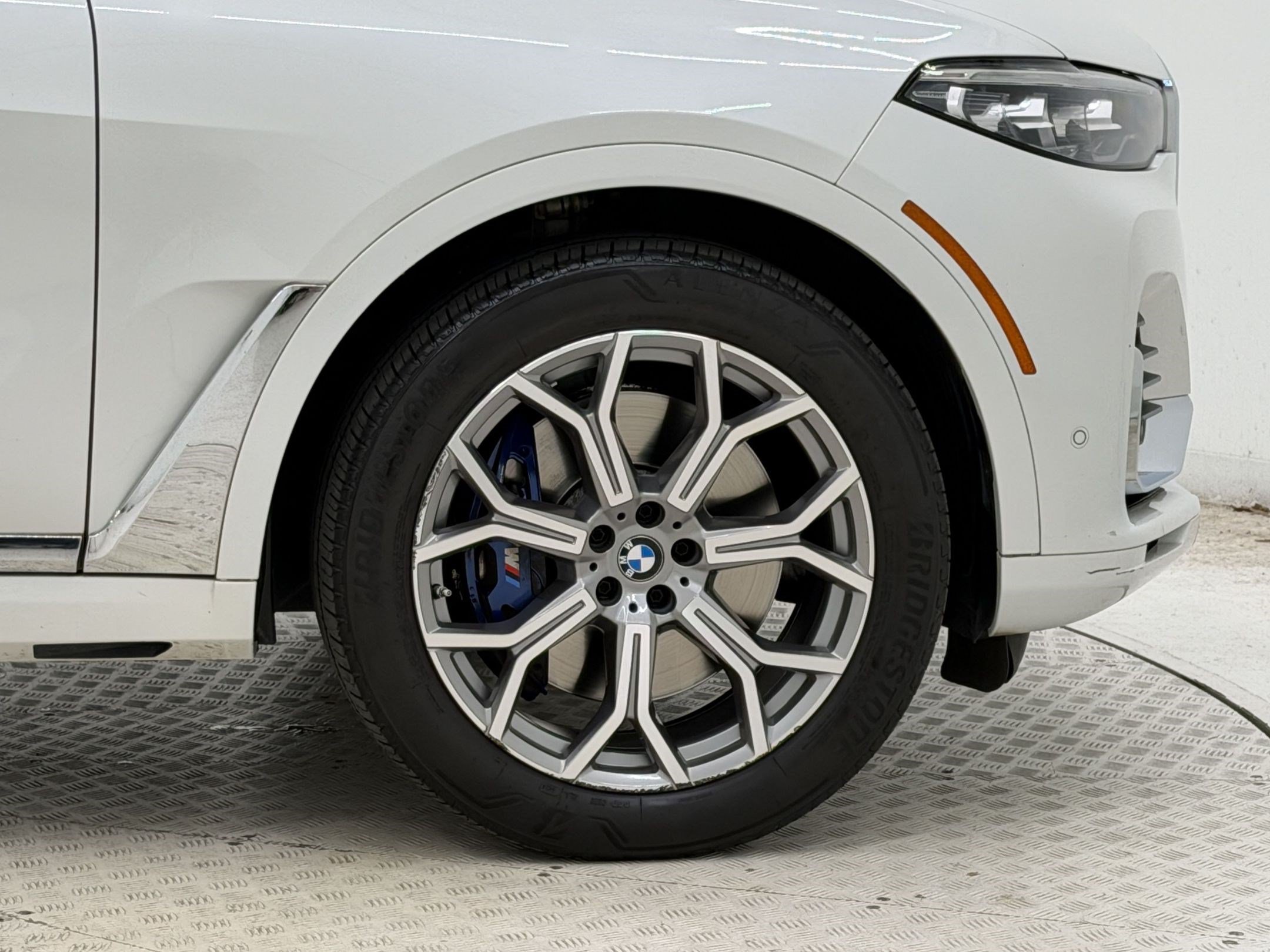 Used 2020 BMW X7 xDrive40i w/ Premium Package AWD/4WD image 12