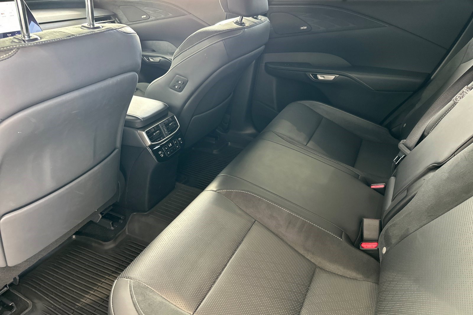 Certified 2024 Lexus RX 450h AWD w/ Convenience Package image 15