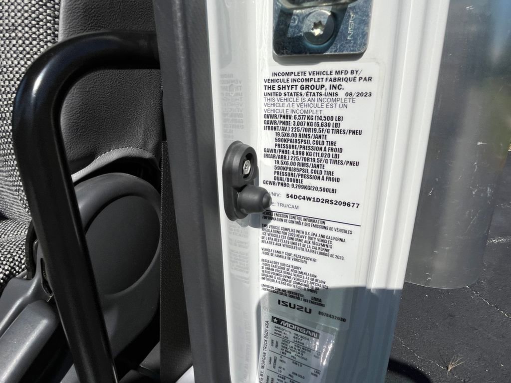 Used 2024 Isuzu NPR RWD image 15