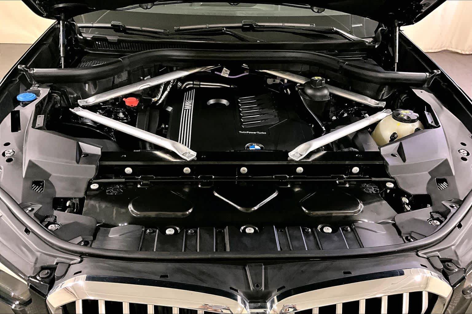Used 2022 BMW X5 xDrive40i AWD/4WD image 29