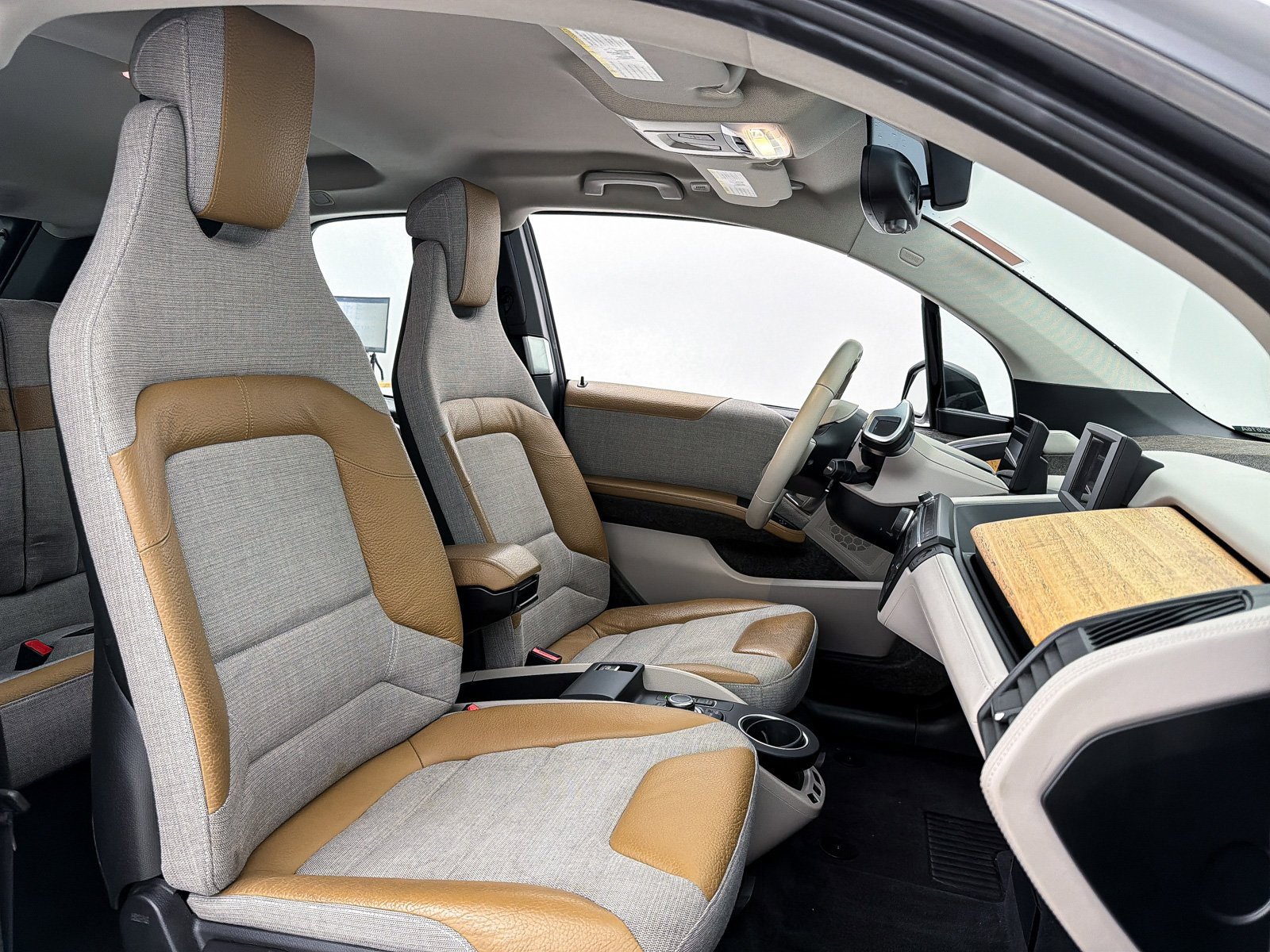 Used 2015 BMW i3 w/ Range Extender image 24