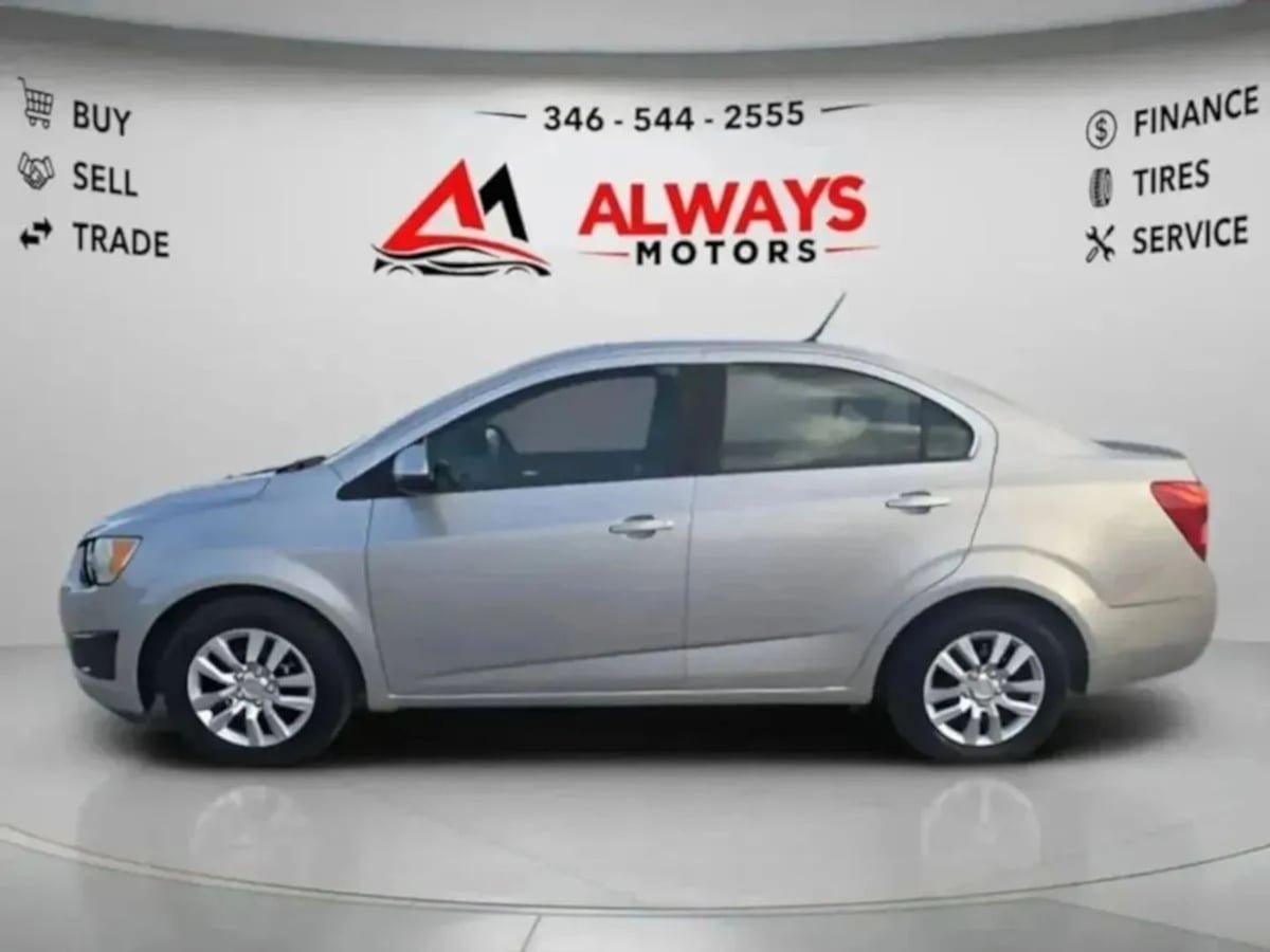 Used 2013 Chevrolet Sonic LS FWD image 32