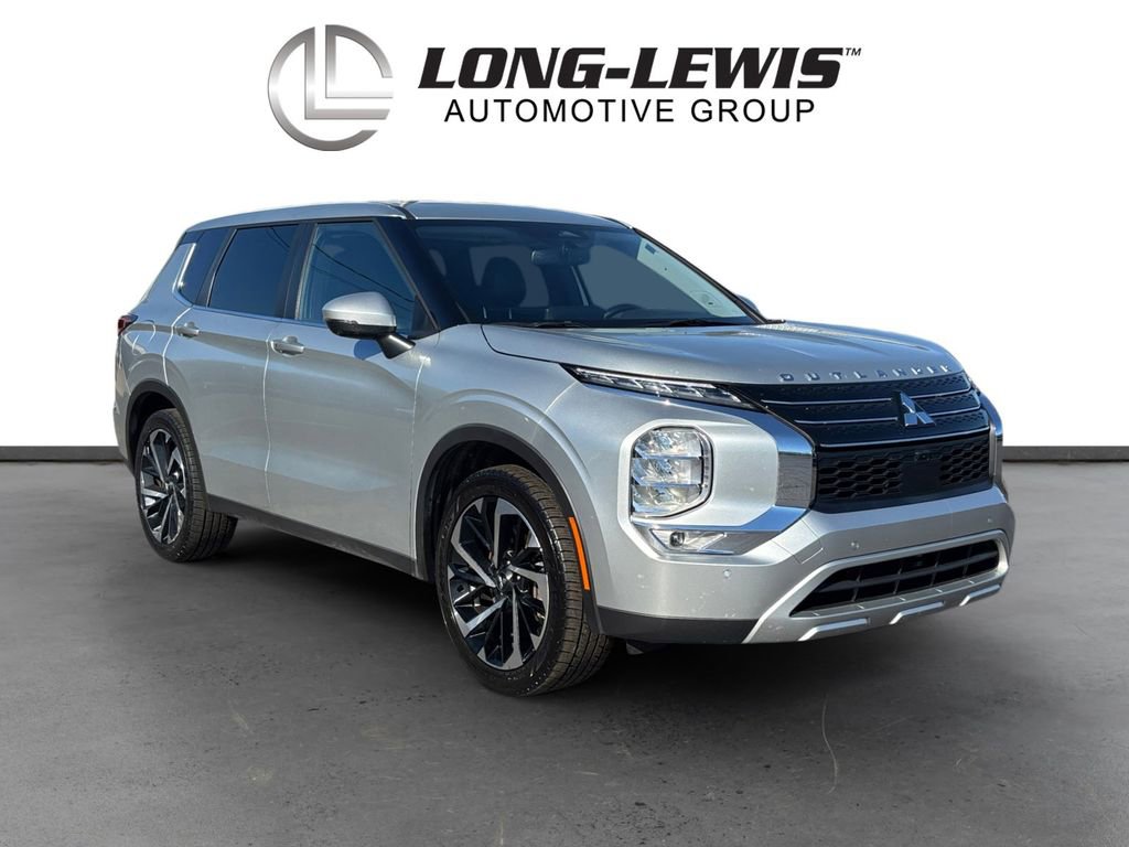 Used 2023 Mitsubishi Outlander SE Black Edition image 7