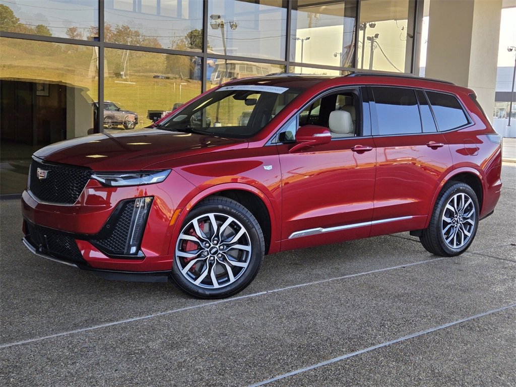 Used 2024 Cadillac XT6 Sport w/ Technology Package image 1