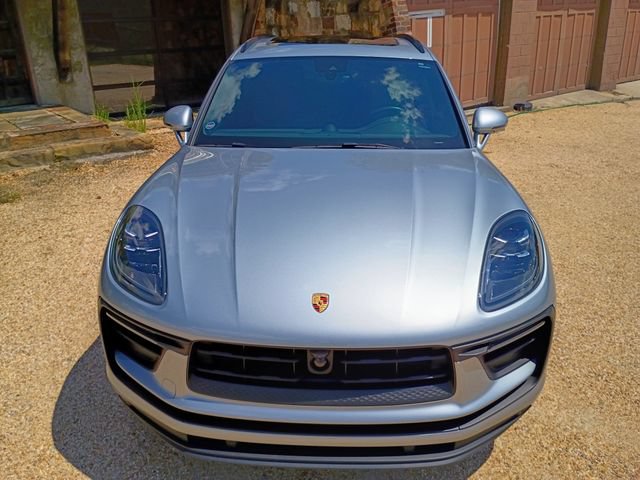 Used 2022 Porsche Macan AWD/4WD image 5