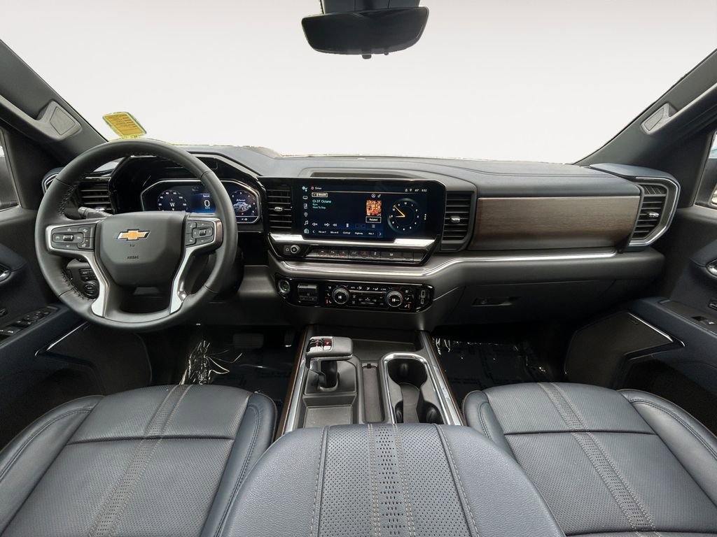 Used 2024 Chevrolet Silverado 1500 High Country w/ Technology Package image 13