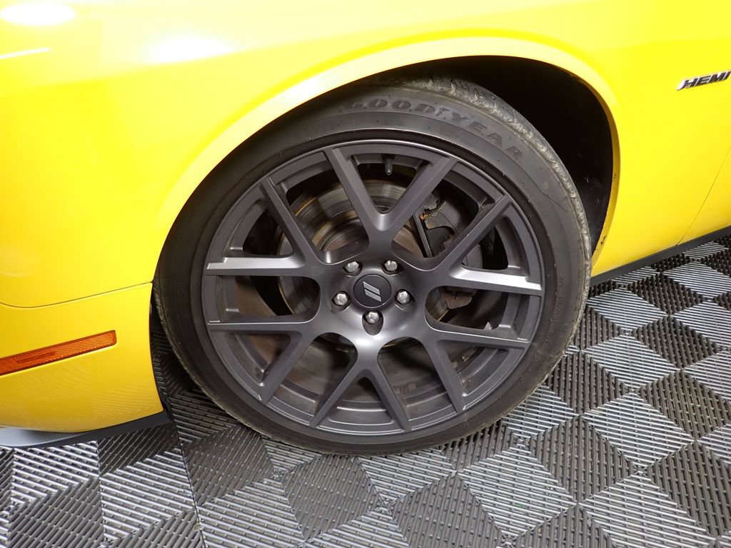 Used 2017 Dodge Challenger R/T Plus RWD image 39