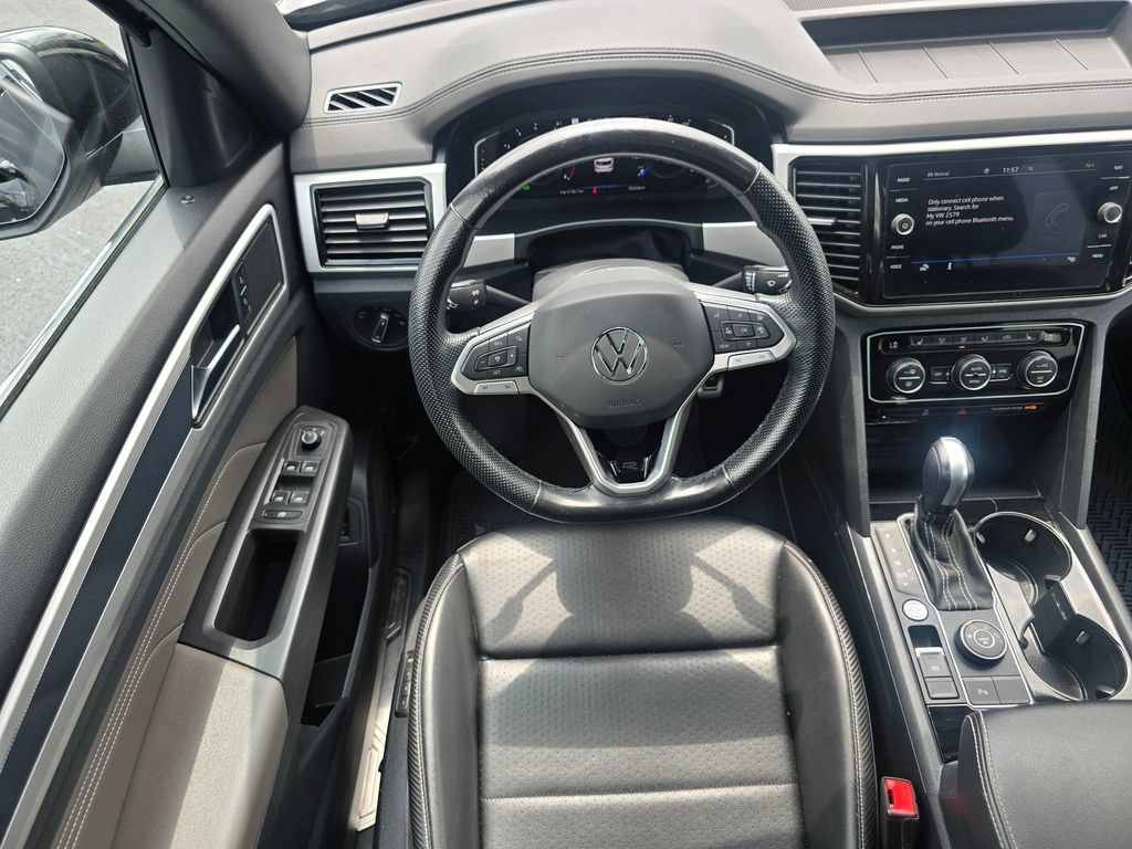 Used 2022 Volkswagen Atlas Cross Sport SEL R-Line AWD/4WD image 17