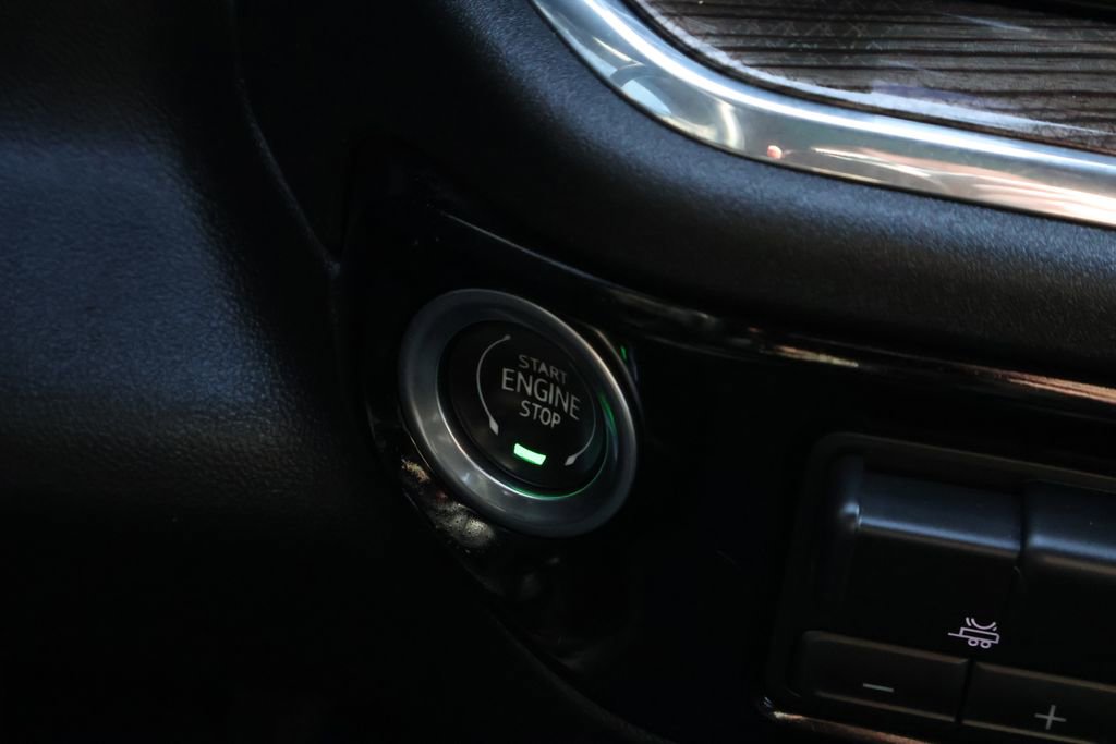 Used 2024 Chevrolet Silverado 2500 LT w/ Convenience Package image 24