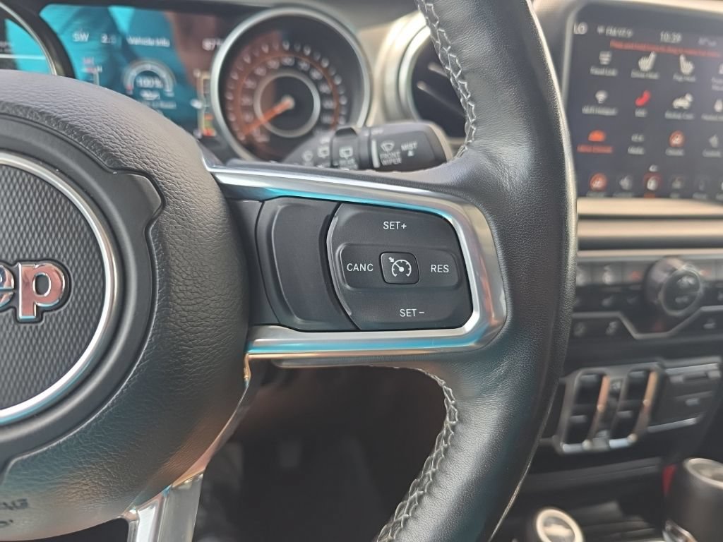 Used 2022 Jeep Wrangler Unlimited Sahara w/ LED Lighting Group AWD/4WD image 15