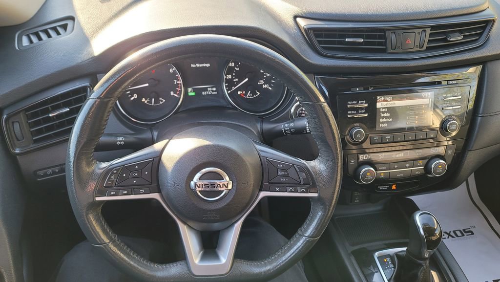 Used 2017 Nissan Rogue SV image 20