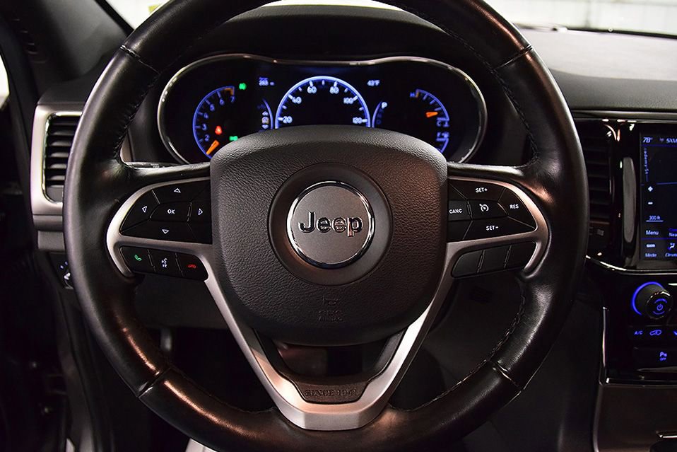 Used 2020 Jeep Grand Cherokee Altitude AWD/4WD image 19