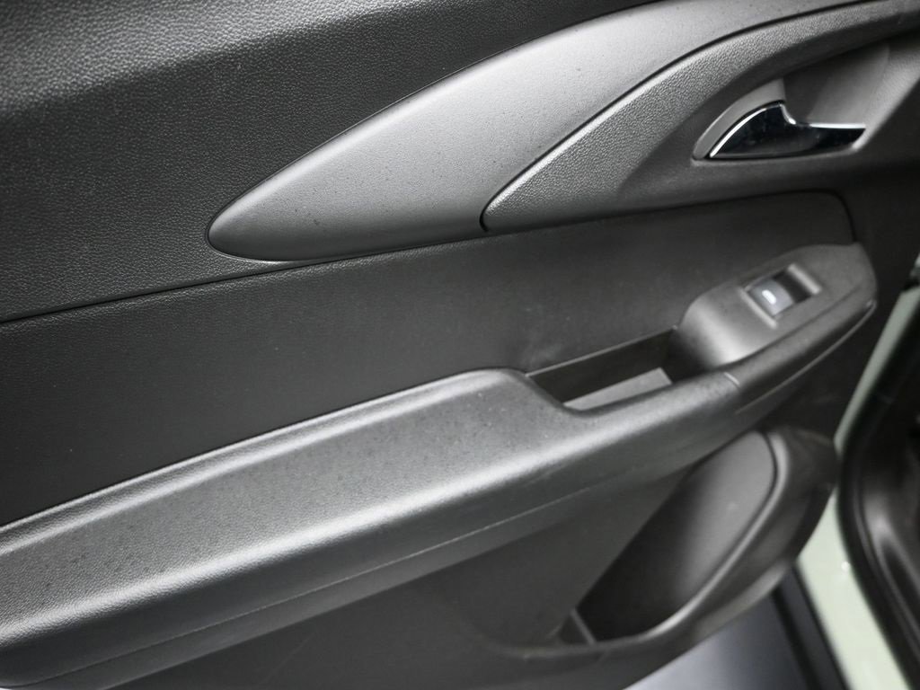 Used 2025 Chevrolet TrailBlazer ACTIV w/ Convenience Package image 15