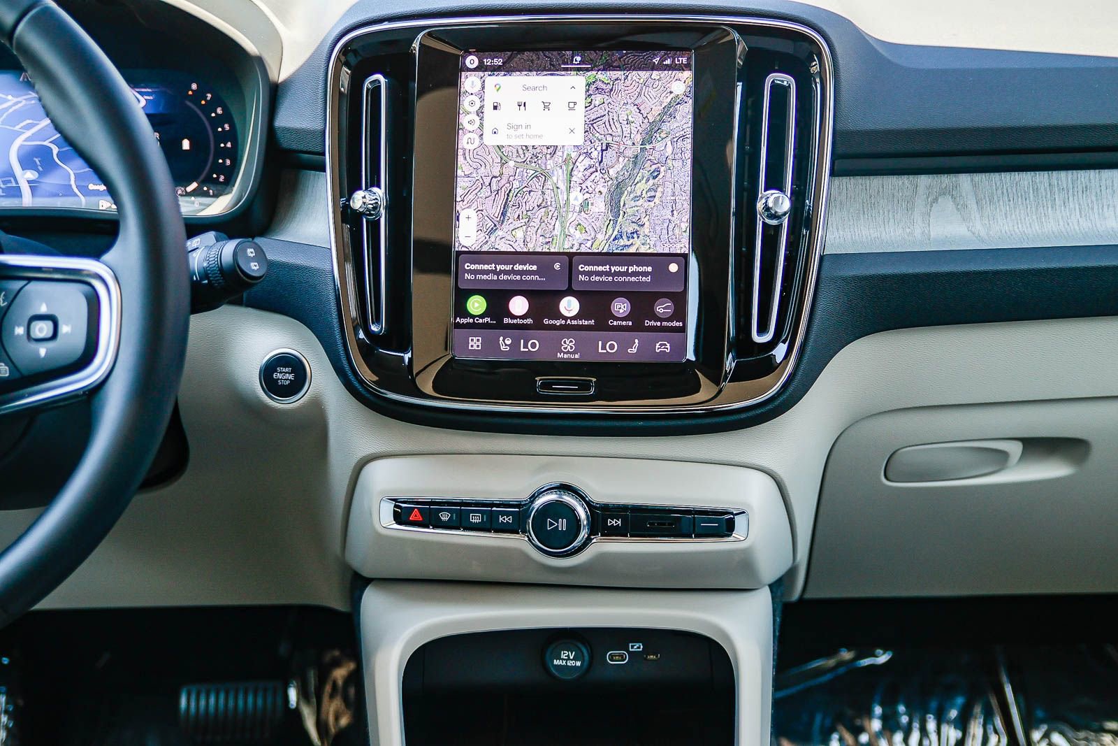 Certified 2026 Volvo XC40 B5 Plus w/ Protection Package Premier image 15