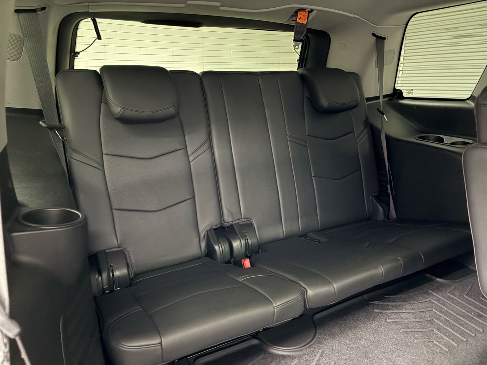 Used 2018 Cadillac Escalade Premium Luxury RWD image 20