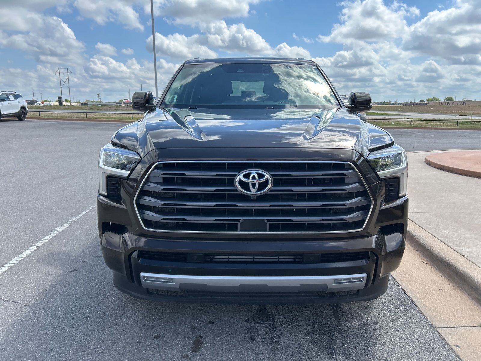 Used 2023 Toyota Sequoia Limited image 2