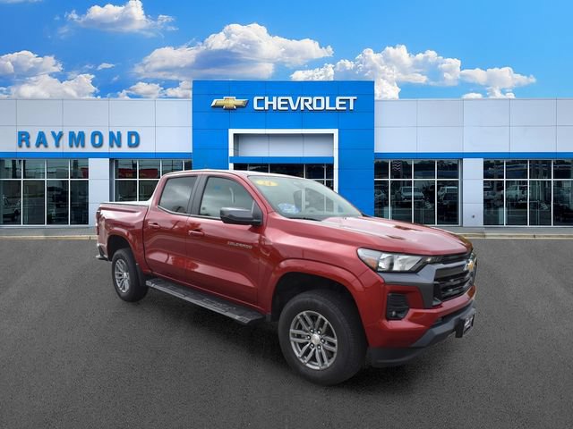 Used 2024 Chevrolet Colorado LT w/ LT Convenience Package II AWD/4WD image 10