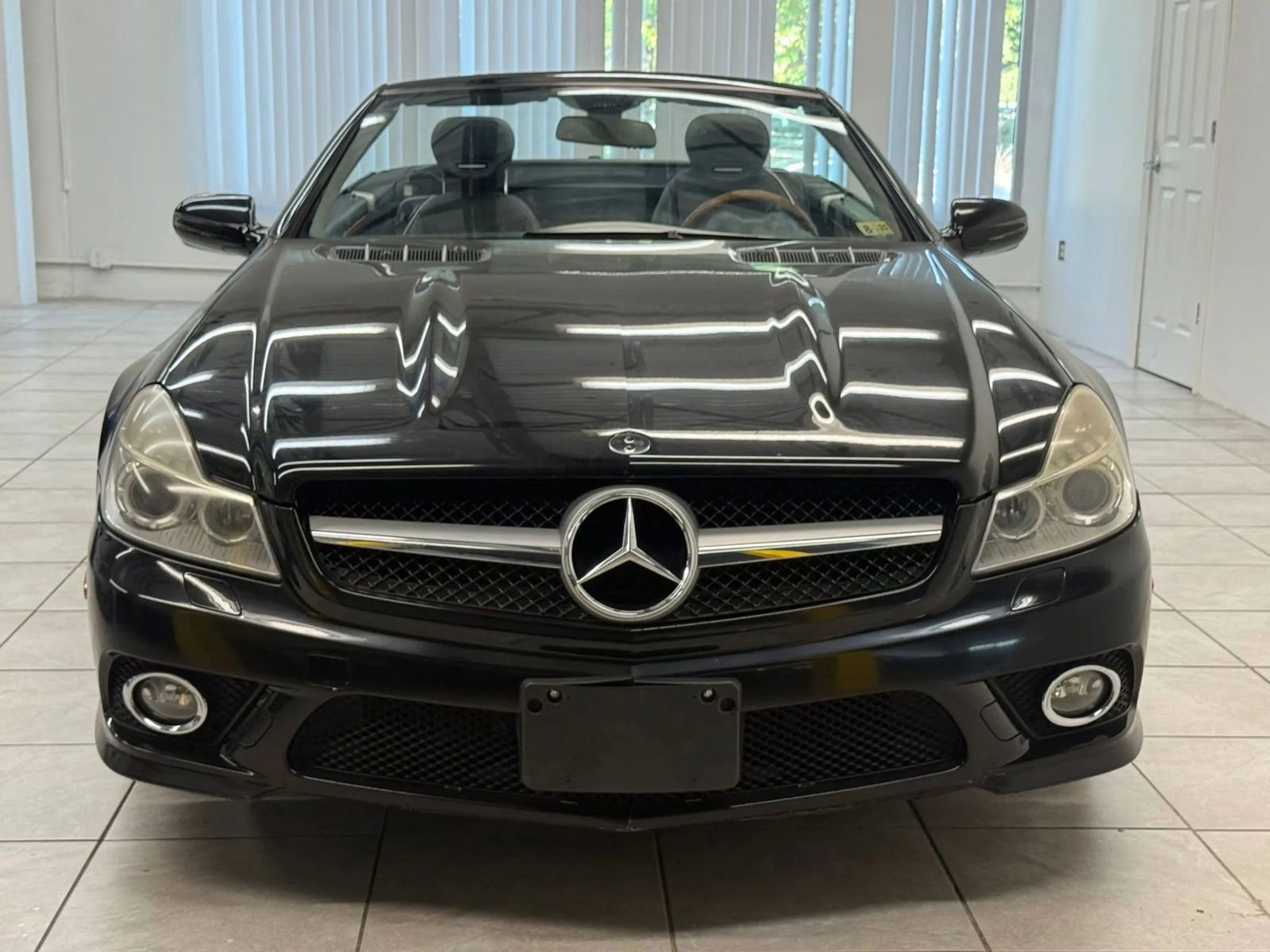 Used 2009 Mercedes-Benz SL 550 image 2