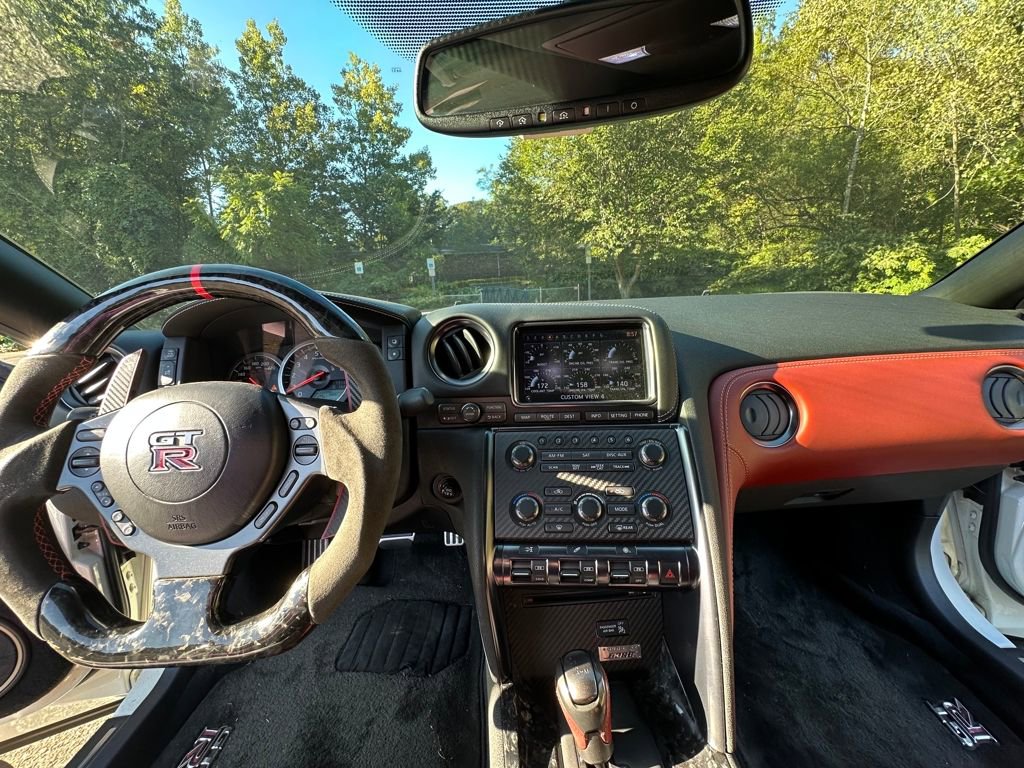 Used 2014 Nissan GT-R Premium w/ Premium Interior Package image 22