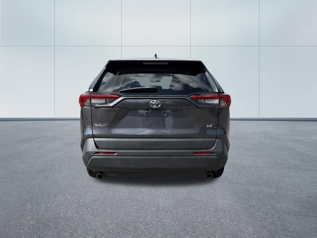 Used 2022 Toyota RAV4 LE FWD image 6